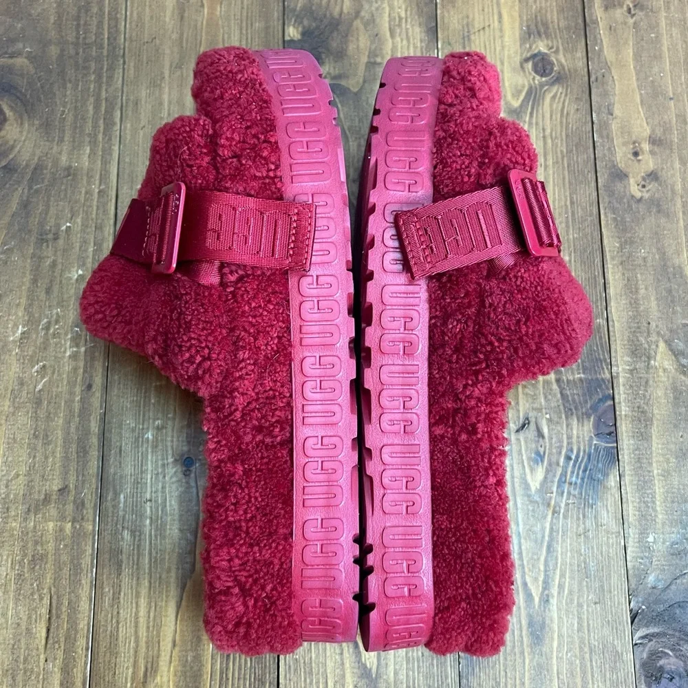 Ugg size 9 Fluffita red fuzzy platform slides